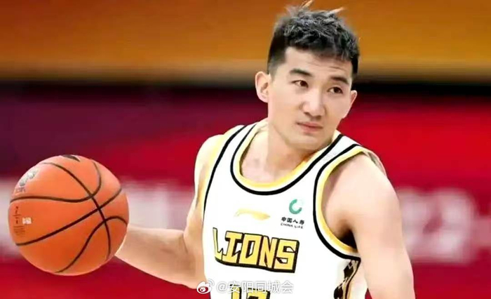 在线下注-孙铭徽总决赛G4仅得1篮板1抢断，6分钟2投0中|上海男篮|上海久事|比赛|浙江|主场_新浪体育_新浪新闻